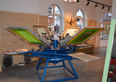 BOGG Design Laden von innen - Siebdruckmaschine